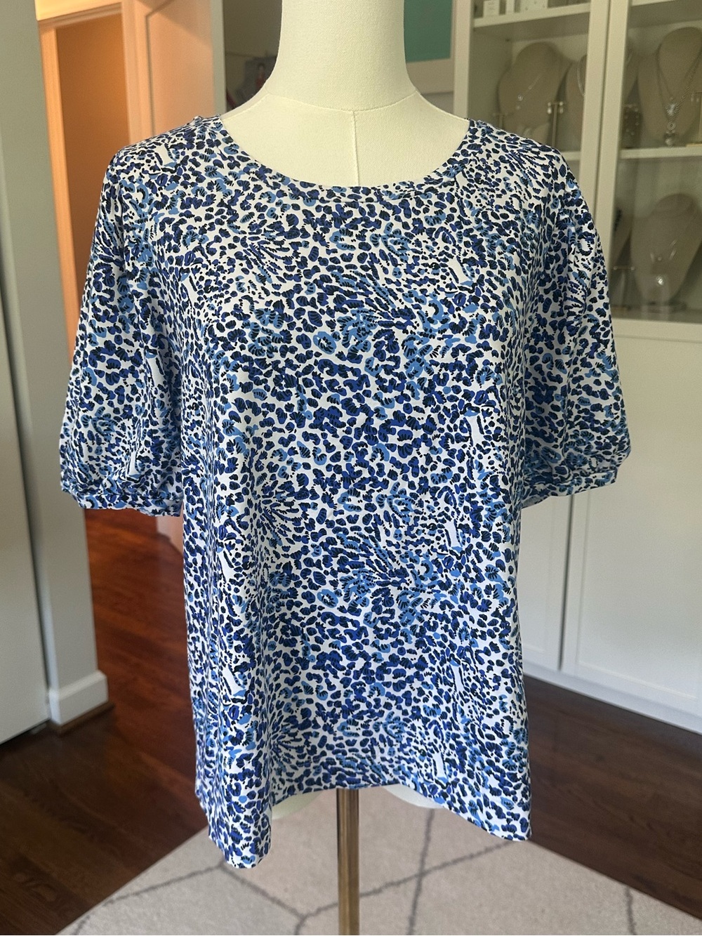 Like New Lilly Pulitzer Rhett Top in Resort White Twisted Up size XL